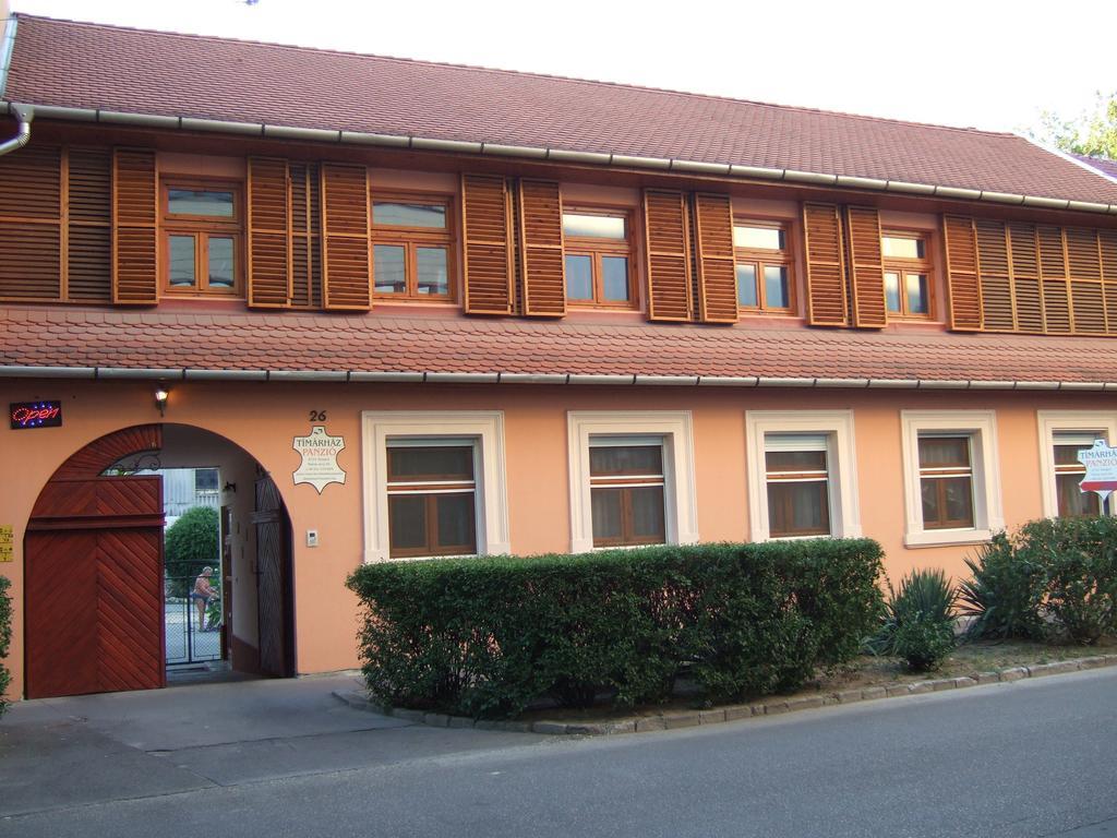 Bed and Breakfast Timarhaz Panzio à Szeged Extérieur photo