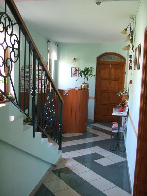 Bed and Breakfast Timarhaz Panzio à Szeged Extérieur photo