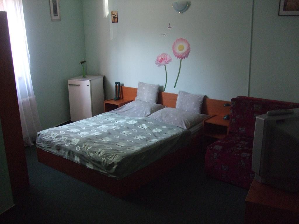 Bed and Breakfast Timarhaz Panzio à Szeged Chambre photo