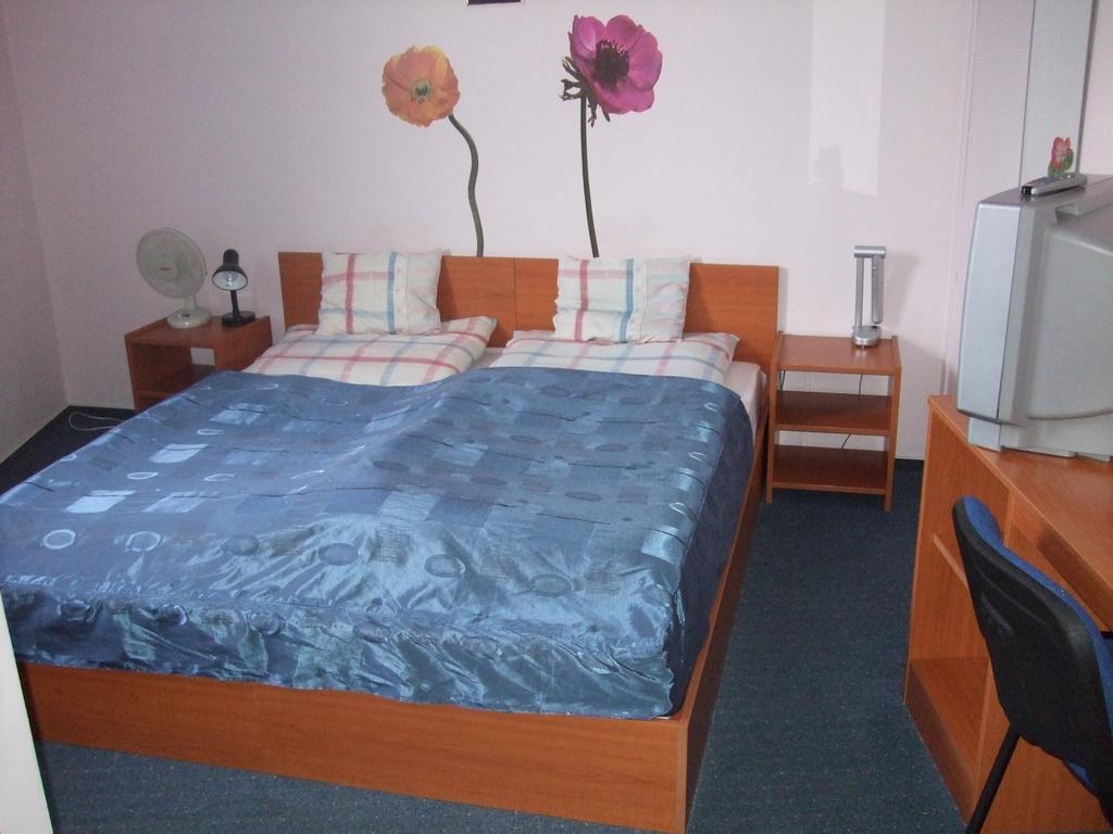 Bed and Breakfast Timarhaz Panzio à Szeged Chambre photo