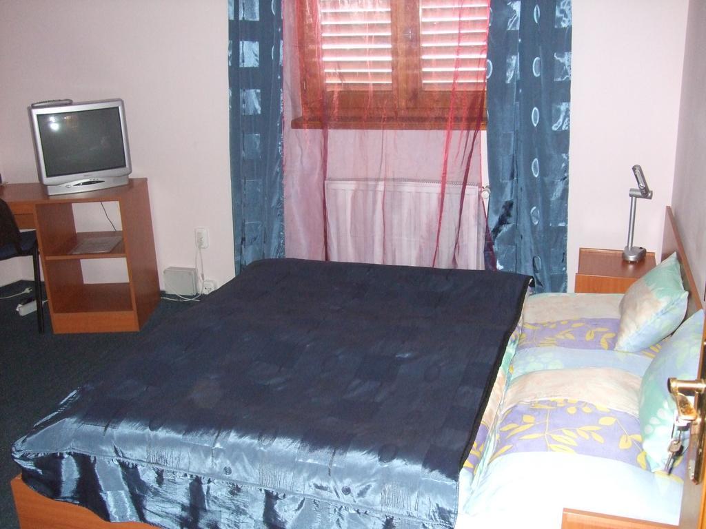 Bed and Breakfast Timarhaz Panzio à Szeged Chambre photo